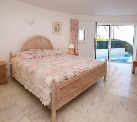 Sleeps 8 Pool Air Con T480260 Villa