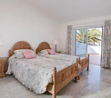 Villa Sleeps 8 Pool Air Con T480260